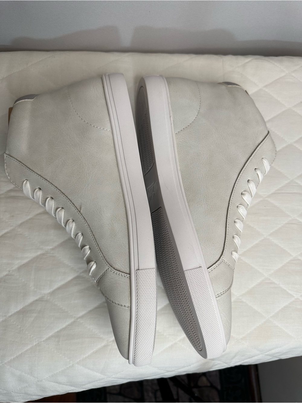 Kenneth Cole Unlisted Mens Size 9 White High-Top Leather Sneakers Lace Up New - Picture 3 of 8